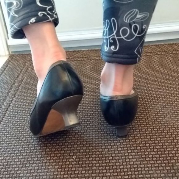 Van Eli Black Leather Pumps -7.5M - Picture 2 of 6